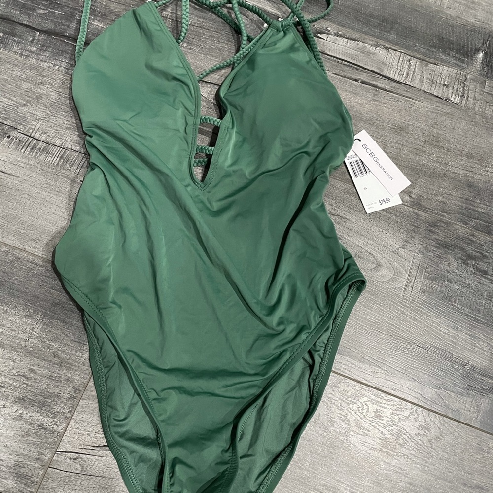 Size Small (young adults) BcbgGeneration